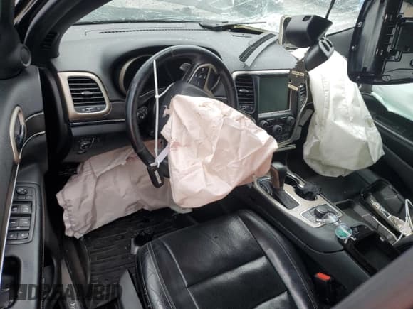 ✅ 2016 Jeep Grand Cherokee Limited • VIN: 1C4RJFBG2GC388679 • Лот: 84363285. Опубликован ранее на Copart с пробегом Не указан. Бесплатный доступ к архиву аукционных продаж из США и подробный отчёт об истории автомобиля на DreamBid. Изображение 8.