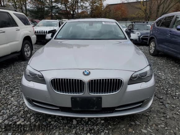 ✅ 2013 BMW 5 Series 528i xDrive • VIN: WBAXH5C56DDW15577 • Лот: 90368405. Опубликован ранее на Copart с пробегом 106 743 миль. Бесплатный доступ к архиву аукционных продаж из США и подробный отчёт об истории автомобиля на DreamBid. Изображение 5.