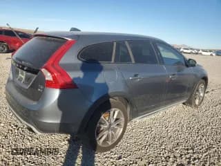 ✅ 2018 Volvo V60 • VIN: YV440MWK4J2058441 • Лот: 91928915. Опубликован ранее на Copart с пробегом 145 222 миль. Бесплатный доступ к архиву аукционных продаж из США и подробный отчёт об истории автомобиля на DreamBid. Изображение 3.