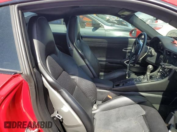 ✅ 2019 Porsche 911 Carrera S • VIN: WP0AB2A94KS114811 • Лот: 74474424. Опубликован ранее на Copart с пробегом Не указан. Бесплатный доступ к архиву аукционных продаж из США и подробный отчёт об истории автомобиля на DreamBid. Изображение 10.