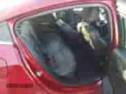 2019 Chevrolet Cruze Premier z VIN 1G1BF5SM5K7132730, wystawiony jako Copart lot #69477152 z przebiegiem 93 756 mil mil oraz . Historia ofert i sprzedaży dostępna na DreamBid. Obrazek 10.