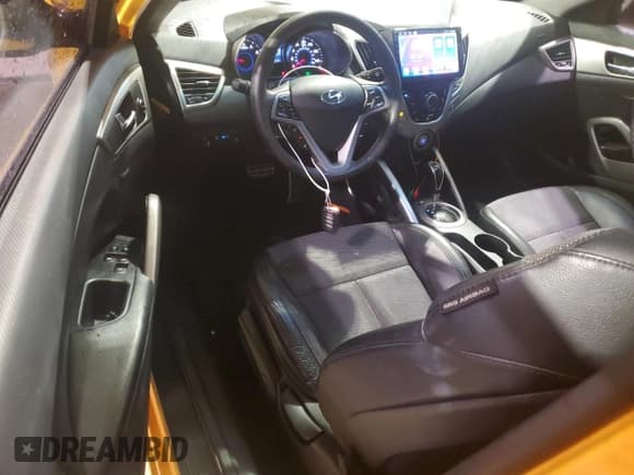 ✅ 2013 Hyundai Veloster w/Gray Int • VIN: KMHTC6AD1DU123275 • Lot: 81705064. Wystawiony na Copart z przebiegiem 72 252 mil. Bezpłatny archiwum sprzedaży aukcyjnych z USA i szczegółowy raport historii pojazdu na DreamBid. Zdjęcie 8.