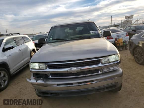 2001 Chevrolet Suburban LT with VIN 3GNGK26GX1G201353, listed as a Copart auction lot 41632695 with Not provided miles and Salvage title. Bid and sale history available at DreamBid. Image 5.