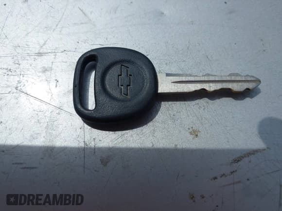 ✅ 2002 Chevrolet Silverado 1500 LT • VIN: 2GCEK19T321247345 • Lot: 42096246. Listed on IAAI with 469,696 mi. Free auction sales archive from the USA and detailed vehicle history report at DreamBid. Image 11.