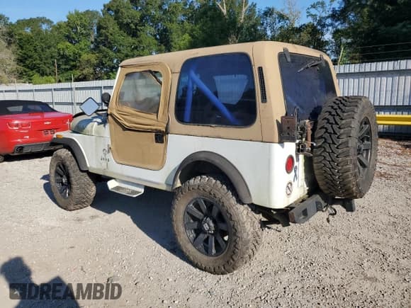 ✅ 1985 Jeep CJ • VIN: 1JCCF87E2FT063294 • Lot: 83882604. Listed on Copart with 10,428 mi. Free auction sales archive from the USA and detailed vehicle history report at DreamBid. Image 2.