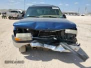 ✅ 2000 Chevrolet Suburban LS • VIN: 3GNEC16T3YG208182 • Lot: 81924095. Wystawiony na Copart z przebiegiem 126 283 mil. Bezpłatny archiwum sprzedaży aukcyjnych z USA i szczegółowy raport historii pojazdu na DreamBid. Zdjęcie 5.