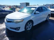 ✅ 2013 Toyota Camry XLE • VIN: 4T1BF1FK7DU241361 • Lot: 43448865. Wystawiony na IAAI z przebiegiem 234 878 mil. Bezpłatny archiwum sprzedaży aukcyjnych z USA i szczegółowy raport historii pojazdu na DreamBid. Zdjęcie 2.