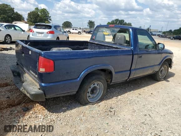 2003 Chevrolet S-10 LS with VIN 1GCCS14H438266107, listed as a Copart auction lot 71942754 with 280,415 mi miles and Clean title. Bid and sale history available at DreamBid. Image 3.