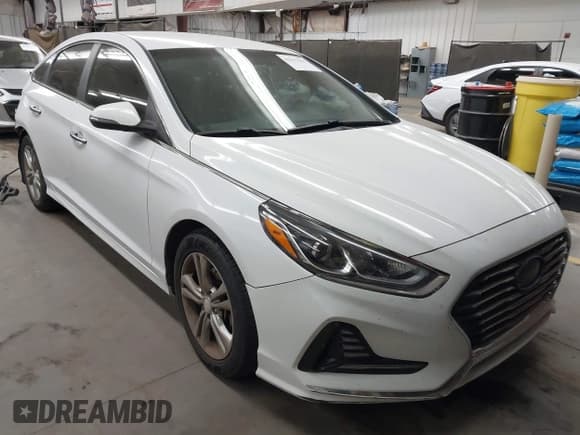 ✅ 2018 Hyundai Sonata Sport Plus • VIN: 5NPE34AF7JH607055 • Lot: 43617516. Listed on IAAI with 111,585 mi. Free auction sales archive from the USA and detailed vehicle history report at DreamBid. Image 1.