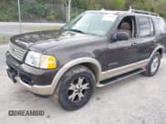 ✅ 2005 Ford Explorer Eddie Bauer • VIN: 1FMDU74K95UA83742 • Lot: 42061489. Wystawiony na IAAI z przebiegiem Nie podano. Bezpłatny archiwum sprzedaży aukcyjnych z USA i szczegółowy raport historii pojazdu na DreamBid. Zdjęcie 2.