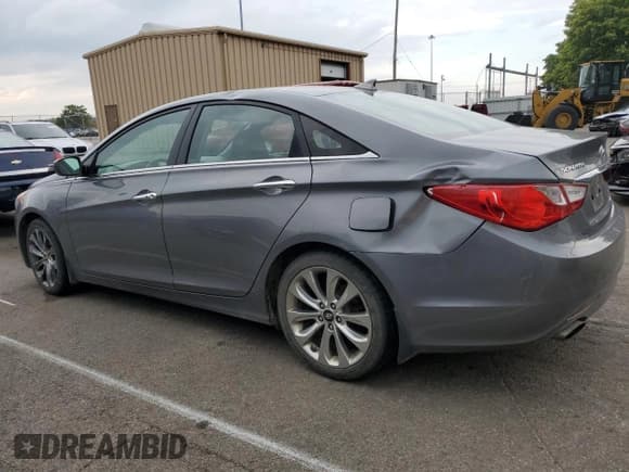 ✅ 2013 Hyundai Sonata SE • VIN: 5NPEC4AC9DH786421 • Lot: 72600454. Wystawiony na Copart z przebiegiem 193 963 mil. Bezpłatny archiwum sprzedaży aukcyjnych z USA i szczegółowy raport historii pojazdu na DreamBid. Zdjęcie 2.