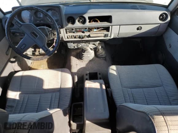 ✅ 1987 Toyota Land Cruiser • VIN: JT3FJ60G5H1138859 • Лот: 93303525. Опубликован ранее на Copart с пробегом 121 460 миль. Бесплатный доступ к архиву аукционных продаж из США и подробный отчёт об истории автомобиля на DreamBid. Изображение 8.