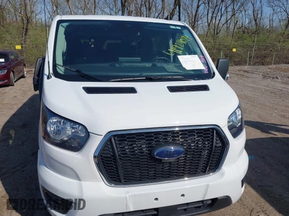 ✅ 2024 Ford Transit Passenger XL • VIN: 1FBAX2YG4RKA02384 • Lot: 41924074. Wystawiony na IAAI z przebiegiem 30 122 mil. Bezpłatny archiwum sprzedaży aukcyjnych z USA i szczegółowy raport historii pojazdu na DreamBid. Zdjęcie 12.