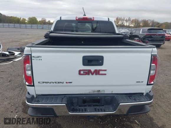 ✅ 2017 GMC Canyon 4WD SLT • VIN: 1GTG6DEN6H1249790 • Лот: 43609704. Опубликован ранее на IAAI с пробегом 141 693 миль. Бесплатный доступ к архиву аукционных продаж из США и подробный отчёт об истории автомобиля на DreamBid. Изображение 17.