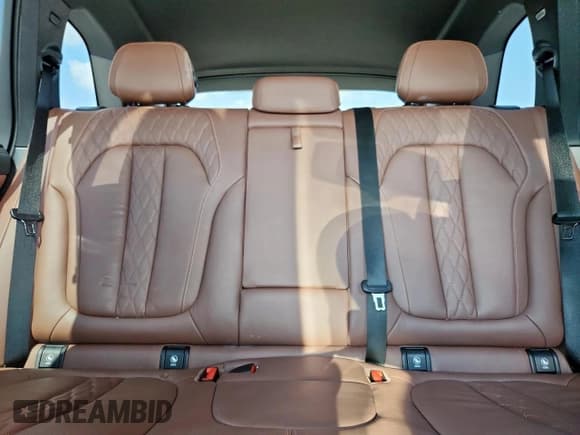 ✅ 2020 BMW X5 M50i • VIN: 5UXJU4C02LLE45596 • Lot: 84953185. Listed on Copart with 61,561 mi. Free auction sales archive from the USA and detailed vehicle history report at DreamBid. Image 10.