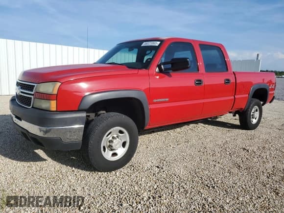 ✅ 2006 Chevrolet Silverado 2500HD LT2 • VIN: 1GCHK23UX6F145866 • Lot: 66022065. Wystawiony na Copart z przebiegiem 107 420 mil. Bezpłatny archiwum sprzedaży aukcyjnych z USA i szczegółowy raport historii pojazdu na DreamBid. Zdjęcie 1.