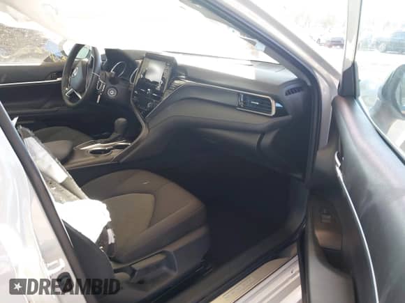 2023 Toyota Camry LE z VIN 4T1C11AK3PU187197, wystawiony jako IAAI lot #43443006 z przebiegiem 45 944 mil mil oraz . Historia ofert i sprzedaży dostępna na DreamBid. Obrazek 5.