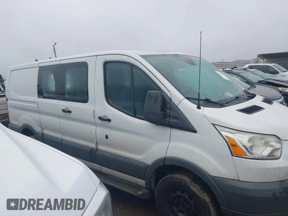 ✅ 2016 Ford Transit Cargo • VIN: 1FTYR1ZM0GKB20142 • Лот: 43922306. Опубликован ранее на IAAI с пробегом 194 766 миль. Бесплатный доступ к архиву аукционных продаж из США и подробный отчёт об истории автомобиля на DreamBid. Изображение 13.