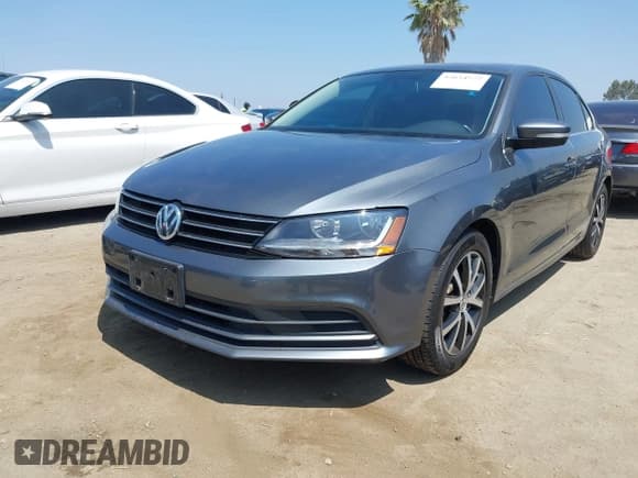 ✅ 2017 Volkswagen Jetta SE • VIN: 3VWB67AJ4HM347652 • Лот: 42654577. Опубликован ранее на IAAI с пробегом 99 266 миль. Бесплатный доступ к архиву аукционных продаж из США и подробный отчёт об истории автомобиля на DreamBid. Изображение 17.
