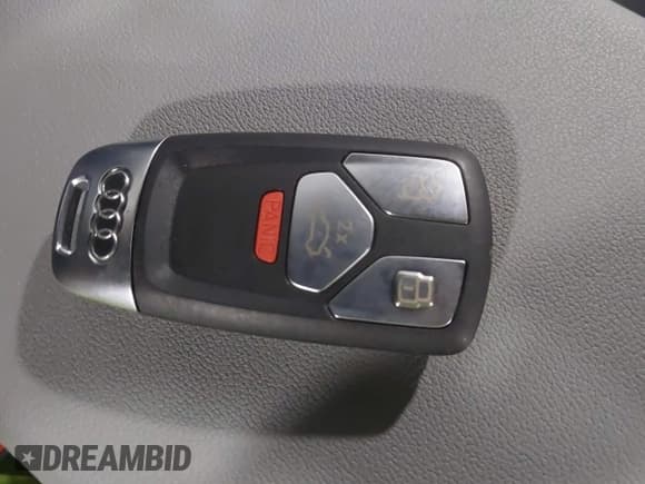 ✅ 2022 Audi A5 Sportback Premium Plus • VIN: WAUCBCF5XNA028477 • Lot: 42480239. Wystawiony na IAAI z przebiegiem 22 449 mil. Bezpłatny archiwum sprzedaży aukcyjnych z USA i szczegółowy raport historii pojazdu na DreamBid. Zdjęcie 11.