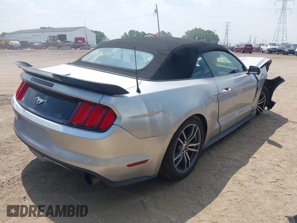 ✅ 2016 Ford Mustang EcoBoost Premium • VIN: 1FATP8UH3G5299901 • Lot: 42676095. Wystawiony na IAAI z przebiegiem 94 872 mil. Bezpłatny archiwum sprzedaży aukcyjnych z USA i szczegółowy raport historii pojazdu na DreamBid. Zdjęcie 4.