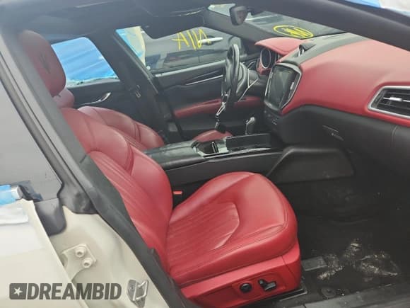 ✅ 2018 Maserati Ghibli S Q4 GranLusso • VIN: ZAM57YTL9J1267442 • Лот: 69790425. Опубликован ранее на Copart с пробегом Не указан. Бесплатный доступ к архиву аукционных продаж из США и подробный отчёт об истории автомобиля на DreamBid. Изображение 7.