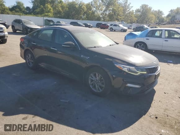 ✅ 2020 Kia Optima LX • VIN: 5XXGT4L3XLG423450 • Lot: 85875695. Wystawiony na Copart z przebiegiem 200 178 mil. Bezpłatny archiwum sprzedaży aukcyjnych z USA i szczegółowy raport historii pojazdu na DreamBid. Zdjęcie 4.