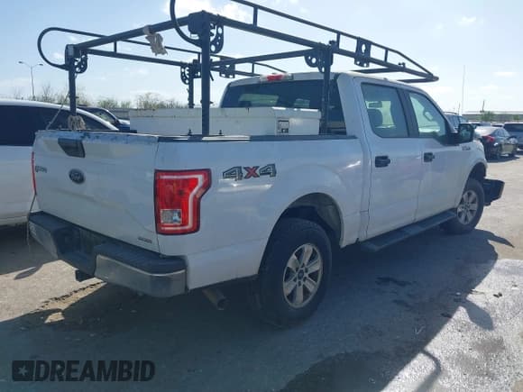 ✅ 2015 Ford F-150 XLT • VIN: 1FTEW1EF5FKE44186 • Lot: 41622970. Wystawiony na IAAI z przebiegiem 258 025 mil. Bezpłatny archiwum sprzedaży aukcyjnych z USA i szczegółowy raport historii pojazdu na DreamBid. Zdjęcie 4.