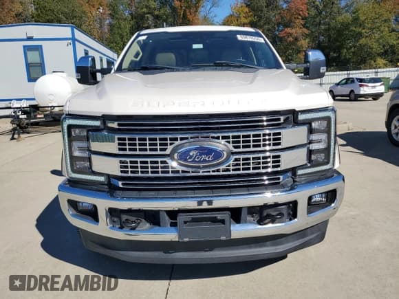 ✅ 2019 Ford F-250 XL • VIN: 1FT7W2BT6KEE09111 • Lot: 69870255. Wystawiony na Copart z przebiegiem 29 872 mil. Bezpłatny archiwum sprzedaży aukcyjnych z USA i szczegółowy raport historii pojazdu na DreamBid. Zdjęcie 5.