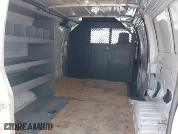 ✅ 2012 Ford Econoline Cargo Recreational • VIN: 1FTNE2EL5CDA97795 • Lot: 43105555. Wystawiony na IAAI z przebiegiem 131 400 mil. Bezpłatny archiwum sprzedaży aukcyjnych z USA i szczegółowy raport historii pojazdu na DreamBid. Zdjęcie 8.