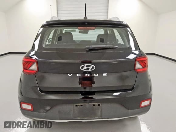 ✅ 2024 Hyundai Venue SEL • VIN: KMHRC8A31RU305871 • Lot: 55202585. Listed on Copart with 5,564 mi. Free auction sales archive from the USA and detailed vehicle history report at DreamBid. Image 6.