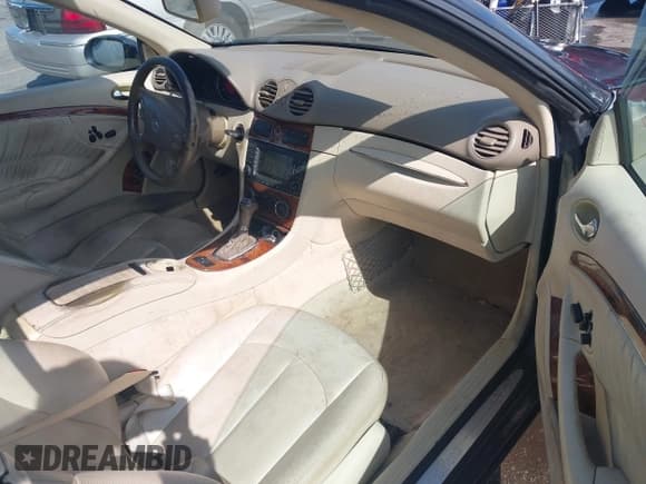 ✅ 2008 Mercedes-Benz CLK 350 • VIN: WDBTK56F68T093857 • Лот: 42737219. Опубликован ранее на IAAI с пробегом 202 976 миль. Бесплатный доступ к архиву аукционных продаж из США и подробный отчёт об истории автомобиля на DreamBid. Изображение 5.