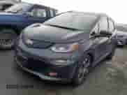 2020 Chevrolet Bolt EV Premier z VIN 1G1FZ6S01L4116989, wystawiony jako Copart lot #82601513 z przebiegiem 10 471 mil mil oraz . Historia ofert i sprzedaży dostępna na DreamBid. Obrazek 1.