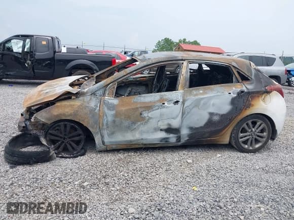 ✅ 2016 Hyundai Elantra • VIN: KMHD35LH1GU303830 • Lot: 42425639. Listed on IAAI with 102,775 mi. Free auction sales archive from the USA and detailed vehicle history report at DreamBid. Image 6.