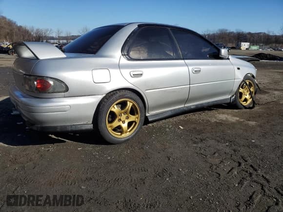✅ 1995 Subaru Impreza • VIN: GC8028204 • Lot: 41823865. Wystawiony na Copart z przebiegiem 123 670 mil. Bezpłatny archiwum sprzedaży aukcyjnych z USA i szczegółowy raport historii pojazdu na DreamBid. Zdjęcie 3.