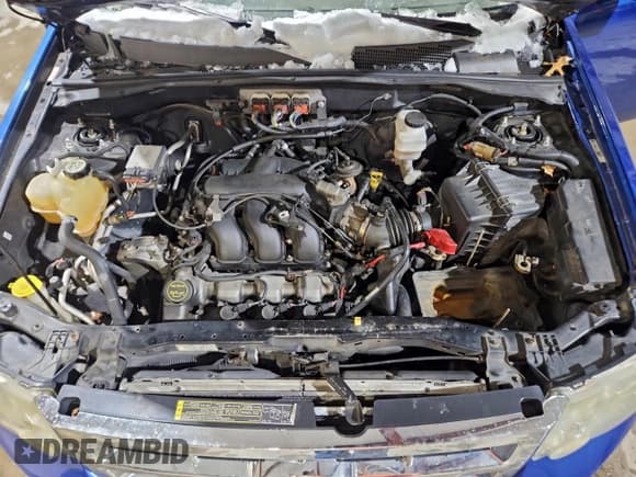 ✅ 2008 Ford Escape XLT • VIN: 1FMCU93108KD07027 • Lot: 95129755. Listed on Copart with 167,805 mi. Free auction sales archive from the USA and detailed vehicle history report at DreamBid. Image 12.