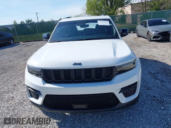 ✅ 2023 Jeep Grand Cherokee Laredo • VIN: 1C4RJHAG1PC515399 • Lot: 41929215. Listed on IAAI with 27,986 mi. Free auction sales archive from the USA and detailed vehicle history report at DreamBid. Image 6.