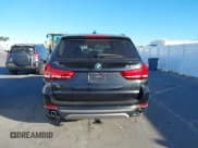 ✅ 2015 BMW X5 xDrive35d • VIN: 5UXKS4C5XF0N11689 • Lot: 43820648. Wystawiony na IAAI z przebiegiem 134 815 mil. Bezpłatny archiwum sprzedaży aukcyjnych z USA i szczegółowy raport historii pojazdu na DreamBid. Zdjęcie 16.
