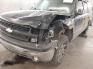 ✅ 2004 Chevrolet Suburban Z71 • VIN: 3GNFK16Z94G288951 • Лот: 41697814. Опубликован ранее на IAAI с пробегом 176 257 миль. Бесплатный доступ к архиву аукционных продаж из США и подробный отчёт об истории автомобиля на DreamBid. Изображение 6.