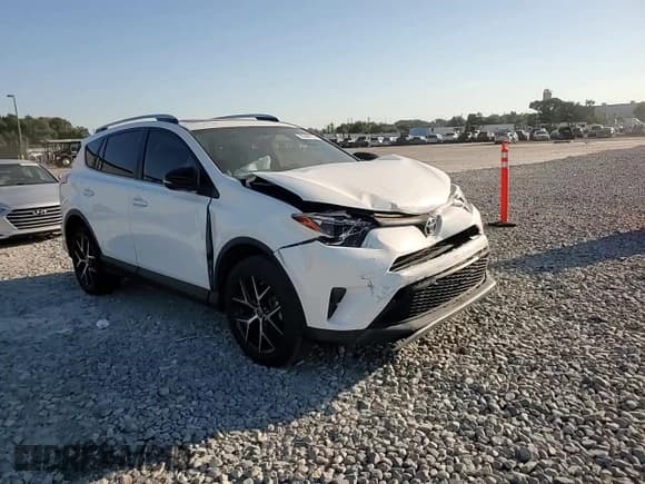 ✅ 2016 Toyota RAV4 SE • VIN: JTMJFREV6GJ070473 • Lot: 93384515. Wystawiony na Copart z przebiegiem 92 254 mil. Bezpłatny archiwum sprzedaży aukcyjnych z USA i szczegółowy raport historii pojazdu na DreamBid. Zdjęcie 14.