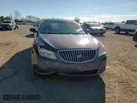 ✅ 2013 Buick LaCrosse Leather • VIN: 1G4GC5E32DF153533 • Lot: 85954335. Wystawiony na Copart z przebiegiem 298 909 mil. Bezpłatny archiwum sprzedaży aukcyjnych z USA i szczegółowy raport historii pojazdu na DreamBid. Zdjęcie 13.