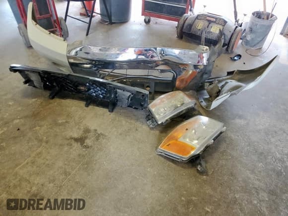 ✅ 2015 Nissan Titan SV • VIN: 1N6BA0ED5FN511603 • Lot: 61668045. Listed on Copart with 157,549 mi. Free auction sales archive from the USA and detailed vehicle history report at DreamBid. Image 12.