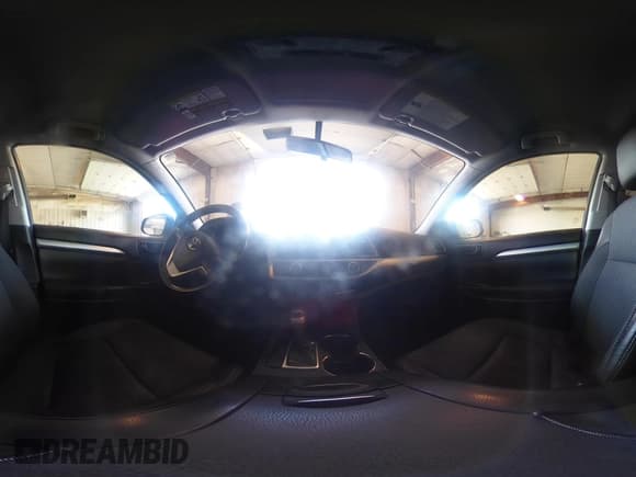 ✅ 2015 Toyota Highlander LE • VIN: 5TDBKRFH7FS144834 • Lot: 42939376. Wystawiony na IAAI z przebiegiem 217 104 mil. Bezpłatny archiwum sprzedaży aukcyjnych z USA i szczegółowy raport historii pojazdu na DreamBid. Zdjęcie 18.