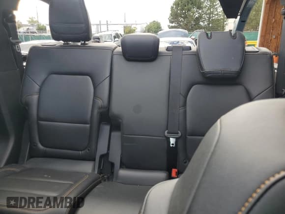 ✅ 2021 Ford Bronco • VIN: 1FMEE5DH0MLA77116 • Lot: 81920585. Wystawiony na Copart z przebiegiem 35 184 mil. Bezpłatny archiwum sprzedaży aukcyjnych z USA i szczegółowy raport historii pojazdu na DreamBid. Zdjęcie 10.