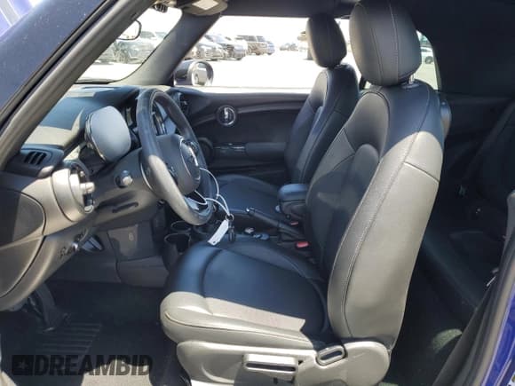 ✅ 2021 MINI Convertible Cooper • VIN: WMWWJ3C06M3N02193 • Лот: 57446765. Опубликован ранее на Copart с пробегом 72 956 миль. Бесплатный доступ к архиву аукционных продаж из США и подробный отчёт об истории автомобиля на DreamBid. Изображение 7.