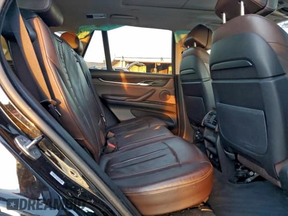 ✅ 2014 BMW X5 sDrive35i • VIN: 5UXKR2C54E0H32223 • Лот: 94325185. Опубликован ранее на Copart с пробегом Не указан. Бесплатный доступ к архиву аукционных продаж из США и подробный отчёт об истории автомобиля на DreamBid. Изображение 11.