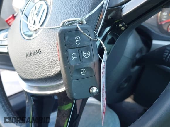 ✅ 2021 Volkswagen Passat SE • VIN: 1VWSA7A39MC004010 • Lot: 43377922. Listed on IAAI with 89,202 mi. Free auction sales archive from the USA and detailed vehicle history report at DreamBid. Image 11.