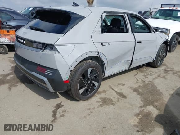 ✅ 2025 Hyundai Ioniq 5 SE • VIN: 7YAKM4DA8SY002745 • Лот: 42135641. Опубликован ранее на IAAI с пробегом 686 миль. Бесплатный доступ к архиву аукционных продаж из США и подробный отчёт об истории автомобиля на DreamBid. Изображение 4.
