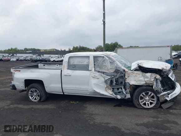 ✅ 2015 Chevrolet Silverado 1500 LT • VIN: 3GCUKREC1FG308043 • Лот: 43293725. Опубликован ранее на IAAI с пробегом 60 363 миль. Бесплатный доступ к архиву аукционных продаж из США и подробный отчёт об истории автомобиля на DreamBid. Изображение 13.