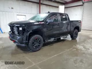 ✅ 2021 Chevrolet Silverado 1500 Custom Trail Boss • VIN: 3GCPYCEF0MG435222 • Lot: 81103165. Wystawiony na Copart z przebiegiem 52 083 mil. Bezpłatny archiwum sprzedaży aukcyjnych z USA i szczegółowy raport historii pojazdu na DreamBid. Zdjęcie 1.